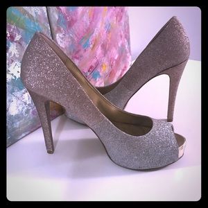 🔶⚪️ GUESS ombré silver and gold heels⚪️🔶